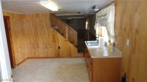 Single Family Residence in New Cumberland WV 1872 Mayhew Road 26.jpg