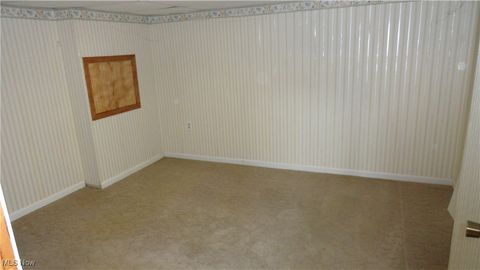 Single Family Residence in New Cumberland WV 1872 Mayhew Road 31.jpg