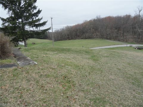 Single Family Residence in New Cumberland WV 1872 Mayhew Road 4.jpg