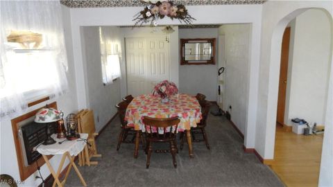 Single Family Residence in New Cumberland WV 1872 Mayhew Road 15.jpg