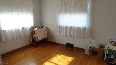 Single Family Residence in New Cumberland WV 1872 Mayhew Road 24.jpg