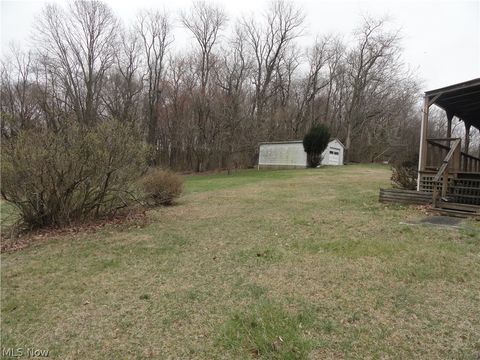 Single Family Residence in New Cumberland WV 1872 Mayhew Road 3.jpg