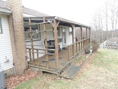 Single Family Residence in New Cumberland WV 1872 Mayhew Road 8.jpg