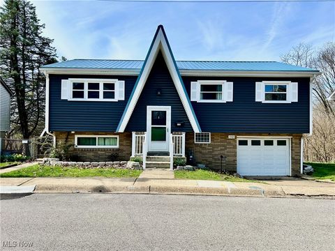 Single Family Residence in Weirton WV 112 Cloma Circle.jpg