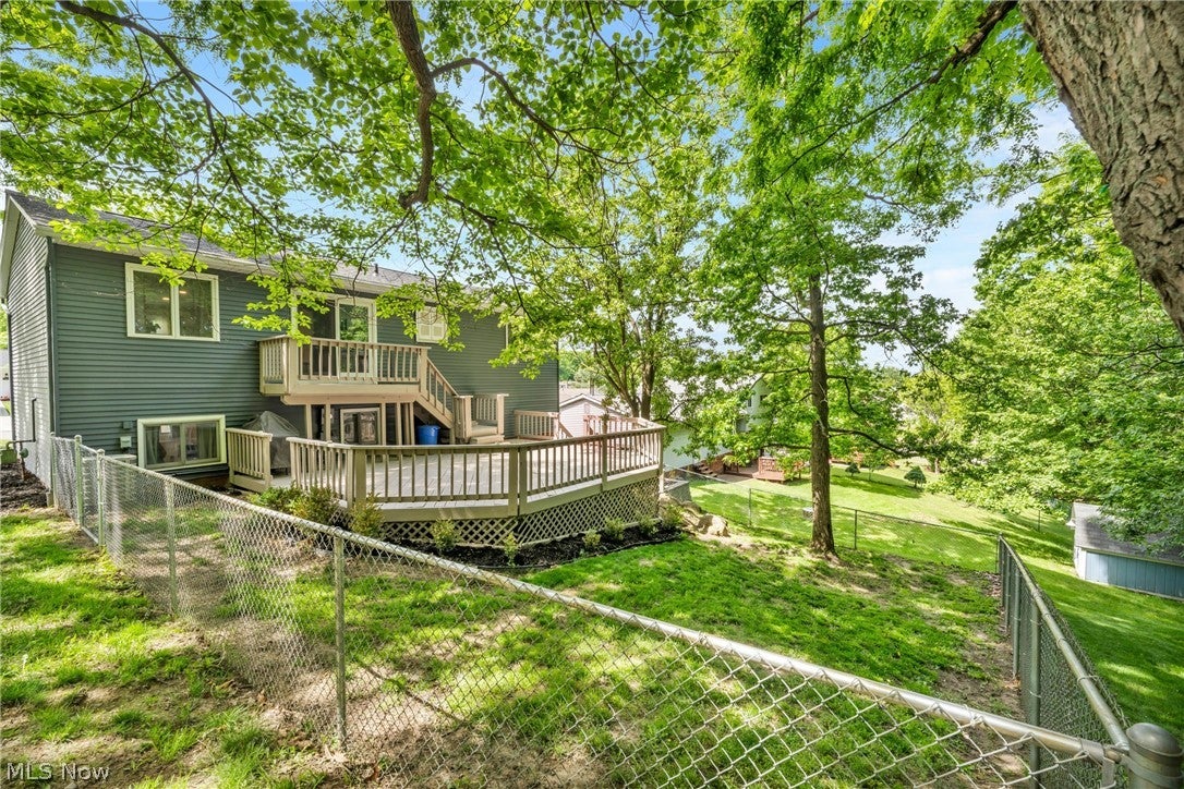 9412 Munich Dr, Cleveland, OH 44130 | MLS# 5212339 Richard 09 | ez