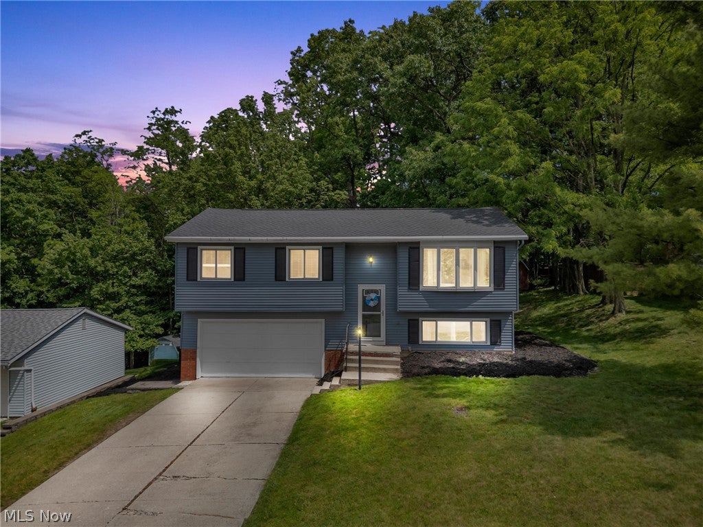 9412 Munich Dr, Cleveland, OH 44130 | MLS# 5212339 Richard 09 | ez