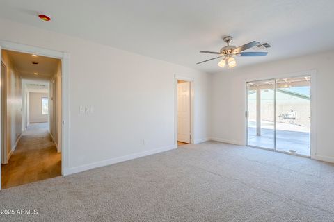 Single Family Residence in Phoenix AZ 2728 REDFIELD Road 11.jpg