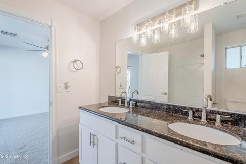 Single Family Residence in Phoenix AZ 2728 REDFIELD Road 13.jpg