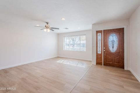 Single Family Residence in Phoenix AZ 2728 REDFIELD Road 1.jpg