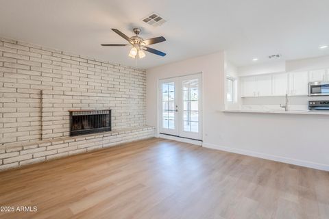 Single Family Residence in Phoenix AZ 2728 REDFIELD Road 9.jpg