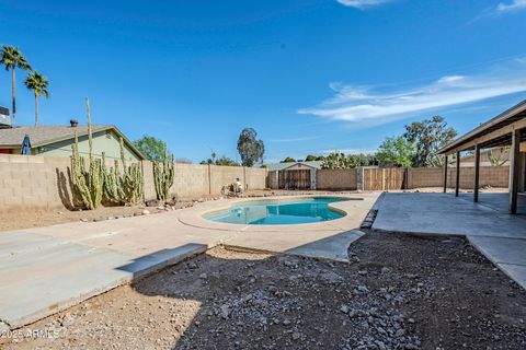 Single Family Residence in Phoenix AZ 2728 REDFIELD Road 19.jpg