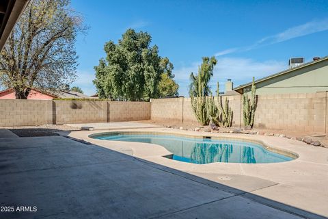 Single Family Residence in Phoenix AZ 2728 REDFIELD Road 17.jpg