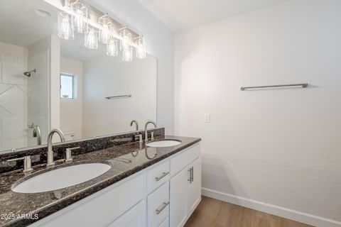 Single Family Residence in Phoenix AZ 2728 REDFIELD Road 12.jpg