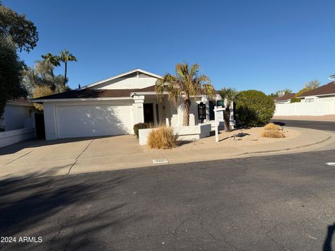 Single Family Residence in Phoenix AZ 402 GRANDVIEW Road.jpg