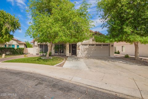 Single Family Residence in Gilbert AZ 605 S MONTEREY Street.jpg
