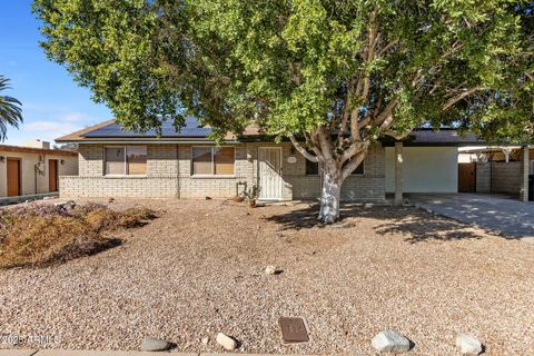 Single Family Residence in Phoenix AZ 2136 SHARON Avenue.jpg