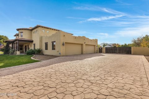 Single Family Residence in Gilbert AZ 2697 E VIA DEL ARBOLES.jpg