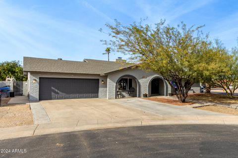 Single Family Residence in Phoenix AZ 3061 BETTY ELYSE Lane.jpg