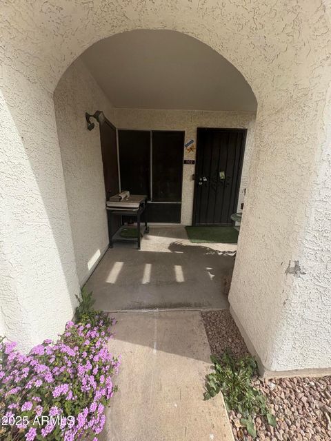 Condominium in Glendale AZ 4730 NORTHERN Avenue.jpg