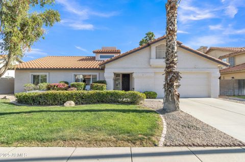 Single Family Residence in Gilbert AZ 2333 E EGRET Court.jpg