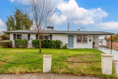 Single Family Residence in Phoenix AZ 14608 MONTEGO Court.jpg