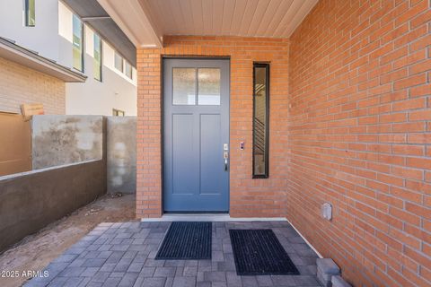 Single Family Residence in Phoenix AZ 5533 EARLL Drive.jpg