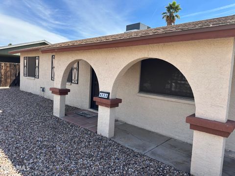 Single Family Residence in Phoenix AZ 4233 Paradise Drive.jpg