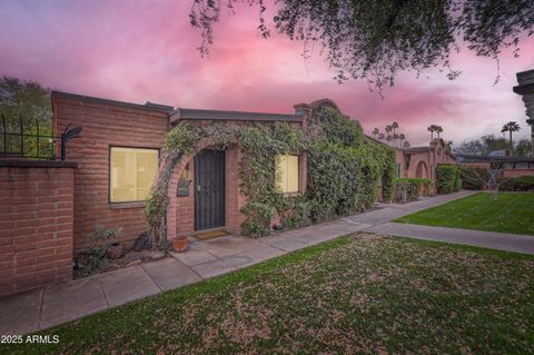 Condominium in Phoenix AZ 3002 32ND Street.jpg