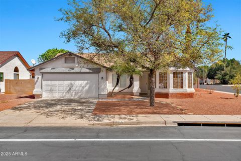 Single Family Residence in Glendale AZ 8510 W MCLELLAN Road.jpg