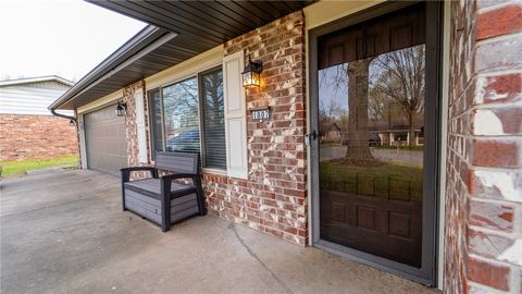 Single Family Residence in Springdale AR 1807 Joye Street.jpg