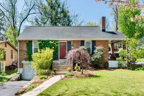 Single Family Residence in STAUNTON VA 6 Woodrow Ave.jpg