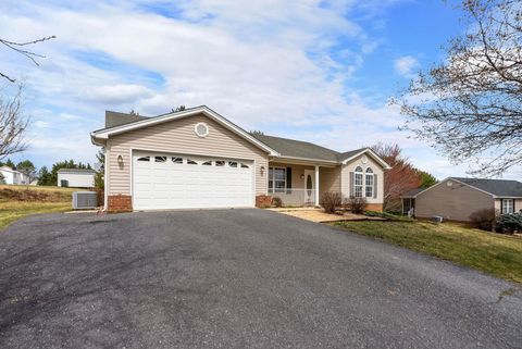 Single Family Residence in FISHERSVILLE VA 74 Longview Cir.jpg