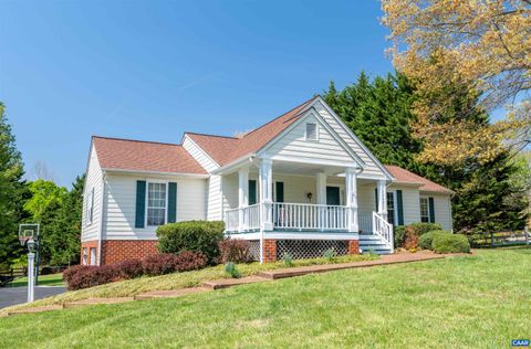 Single Family Residence in CHARLOTTESVILLE VA 3340 Meadowfield Ln.jpg