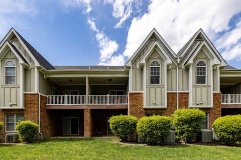 Townhouse in FISHERSVILLE VA 32 Abbey Ct.jpg