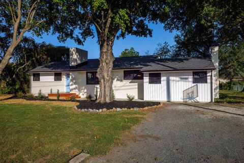 Single Family Residence in LYNDHURST VA 58 Featherstone Dr.jpg