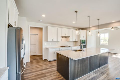 Single Family Residence in STUARTS DRAFT VA 159 Rebecca Ct.jpg
