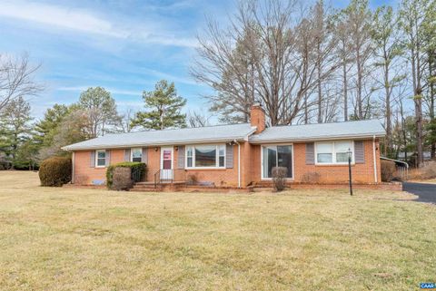 Single Family Residence in AFTON VA 300 Afton Mountain Rd.jpg