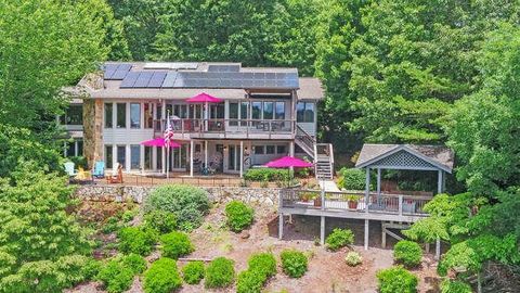 Single Family Residence in Hiawassee GA 212 Windjammer Drive.jpg