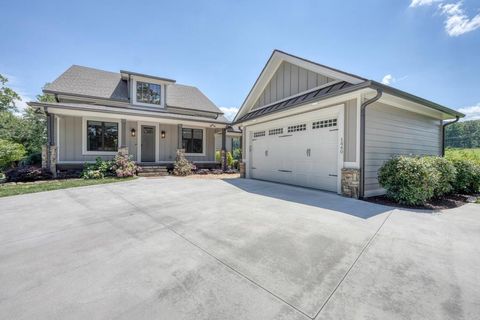 Single Family Residence in Hiawassee GA 1440 Sutton Farms Road.jpg