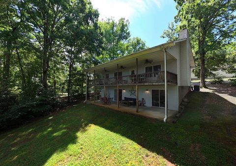 Single Family Residence in Hiawassee GA 97 Windjammer Drive.jpg