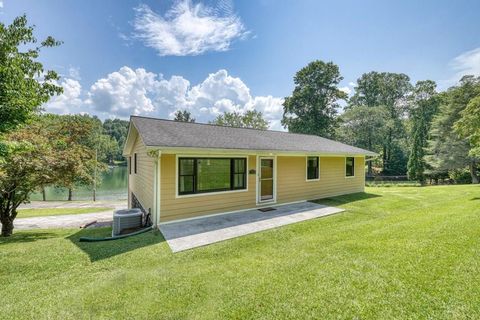 Single Family Residence in Hiawassee GA 160 Sunnyside Estates.jpg