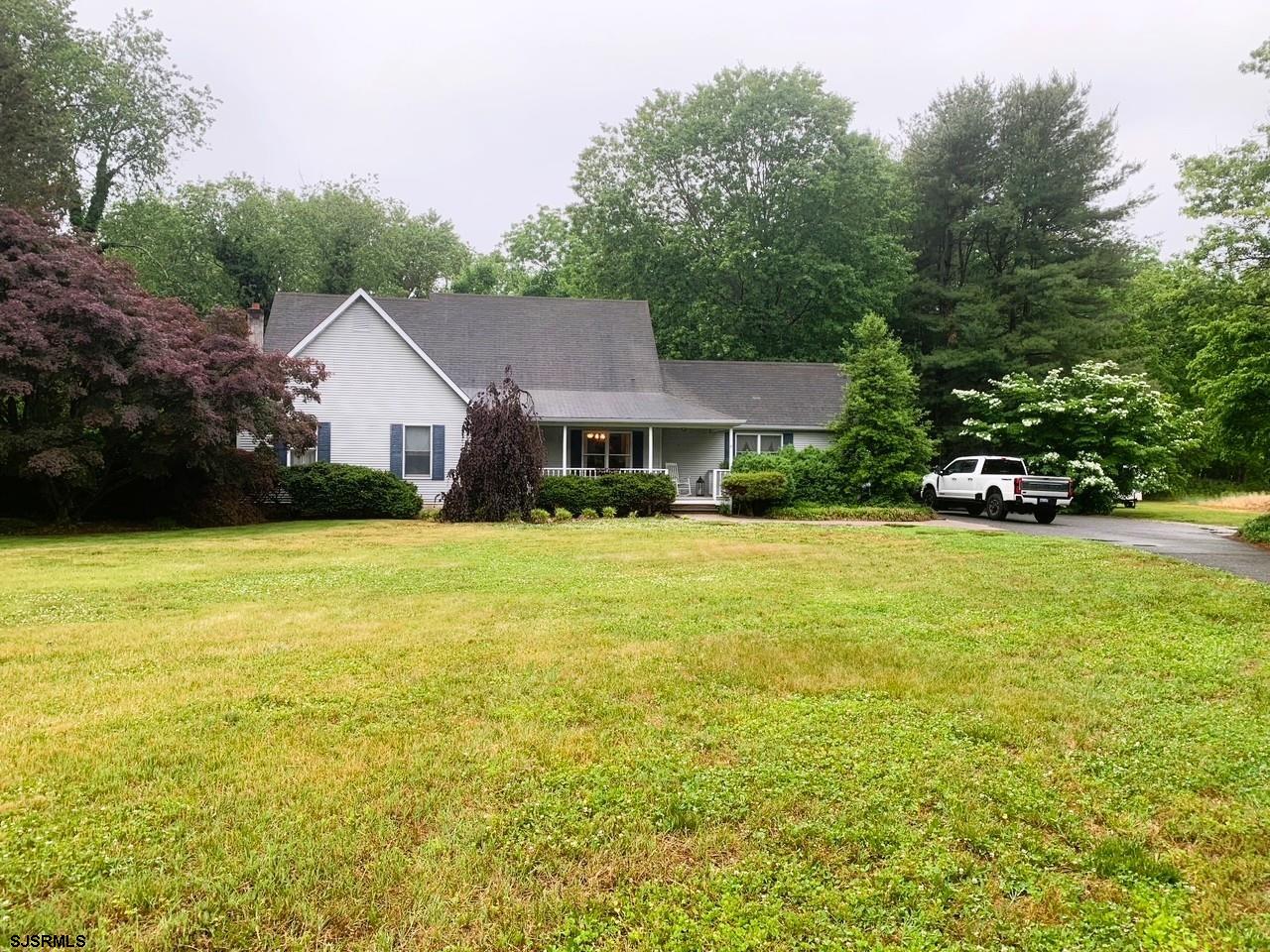 29 Birdsall Dr, Upper Deerfield Township, NJ 08302