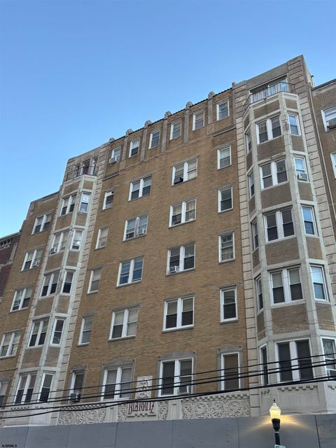 Condominium in Atlantic City NJ 37 Iowa Ave.jpg
