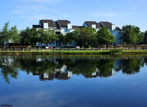 Condominium in Egg Harbor Township NJ 120 Heathercroft #120.jpg