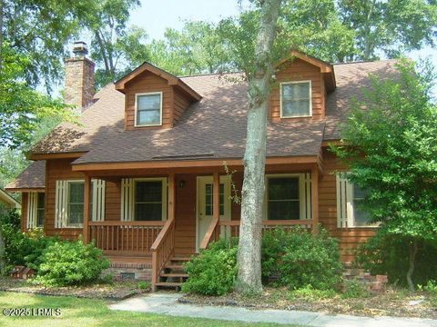 Single Family Residence in Beaufort SC 6025 Creek Road.jpg