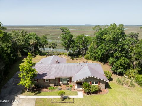 Single Family Residence in Beaufort SC 992 Broad River Drive.jpg