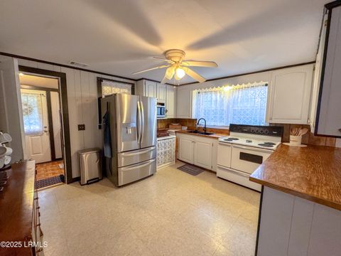 Single Family Residence in Varnville SC 6760 Yemassee Highway.jpg