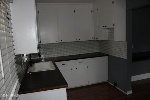 Single Family Residence in Hampton SC 402 Schley Street 4.jpg