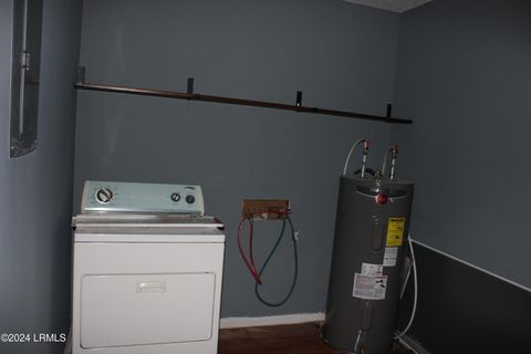 Single Family Residence in Hampton SC 402 Schley Street 9.jpg