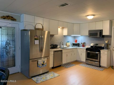 Single Family Residence in Hampton SC 106 Sharon Avenue 3.jpg